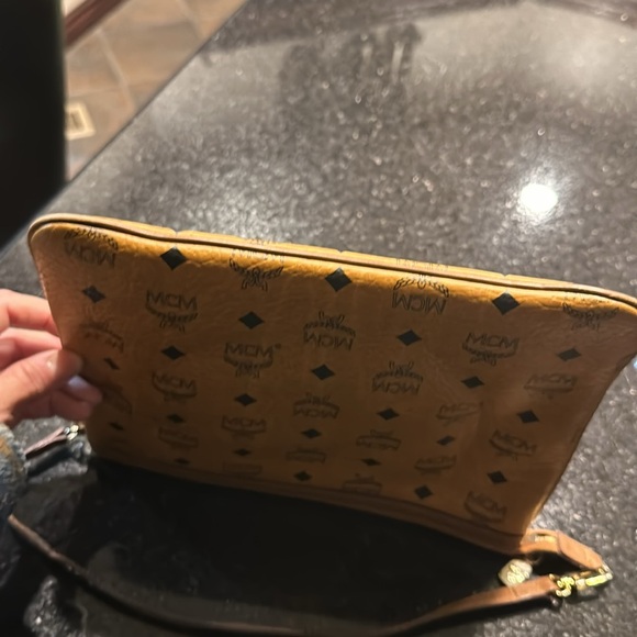 MCM Clutch - Picture 2 of 4